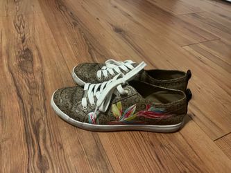 Women’s guess shoes