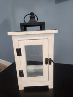 Rustic White Lantern – Farmhouse Decor 🕯️