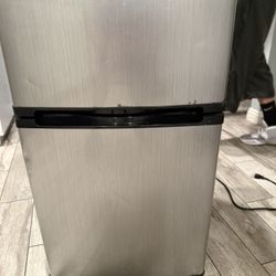 Insignia mini fridge