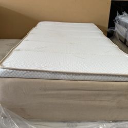XL Twin Size Mattress (XL Colchon Twin Size)