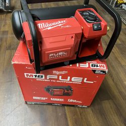Milwuakee Fuel 2.5gal Quite Compressor M18 (tool Only) 