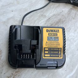 Charger Dewalt 