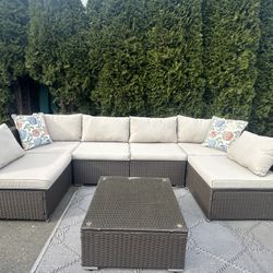7 Piece Outdoor Sectional Excellent Condition 