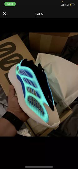 Yeezy Arzareth Size 11 New