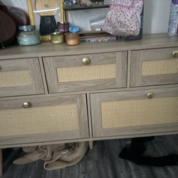 Mid-Century Dresser 100