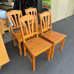 Set of 4 Natural Solid Wood Dining Chairs Good Condition