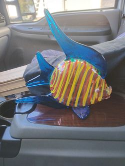 Murano blue fin glass fish there's a line in the middle not  sure if it's part off the fish or a brake