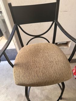 Black Metal Swivel Counter Stool