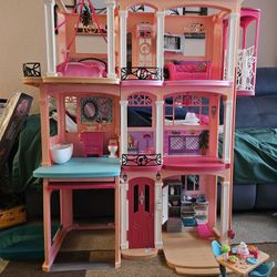 Barbie Dreamhouse + Extra Sets