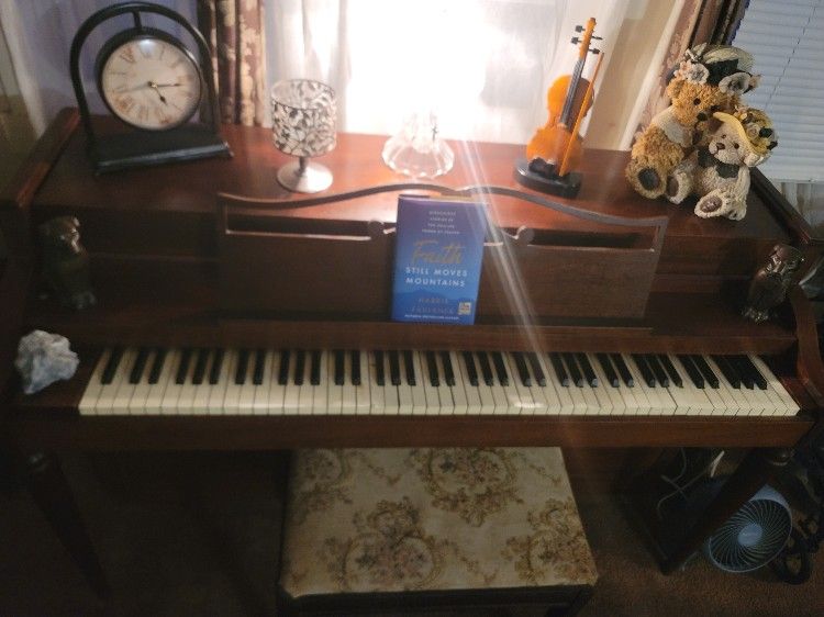 Wood Piano