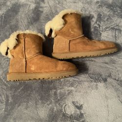 Size 8 Women’s Ugg Boots