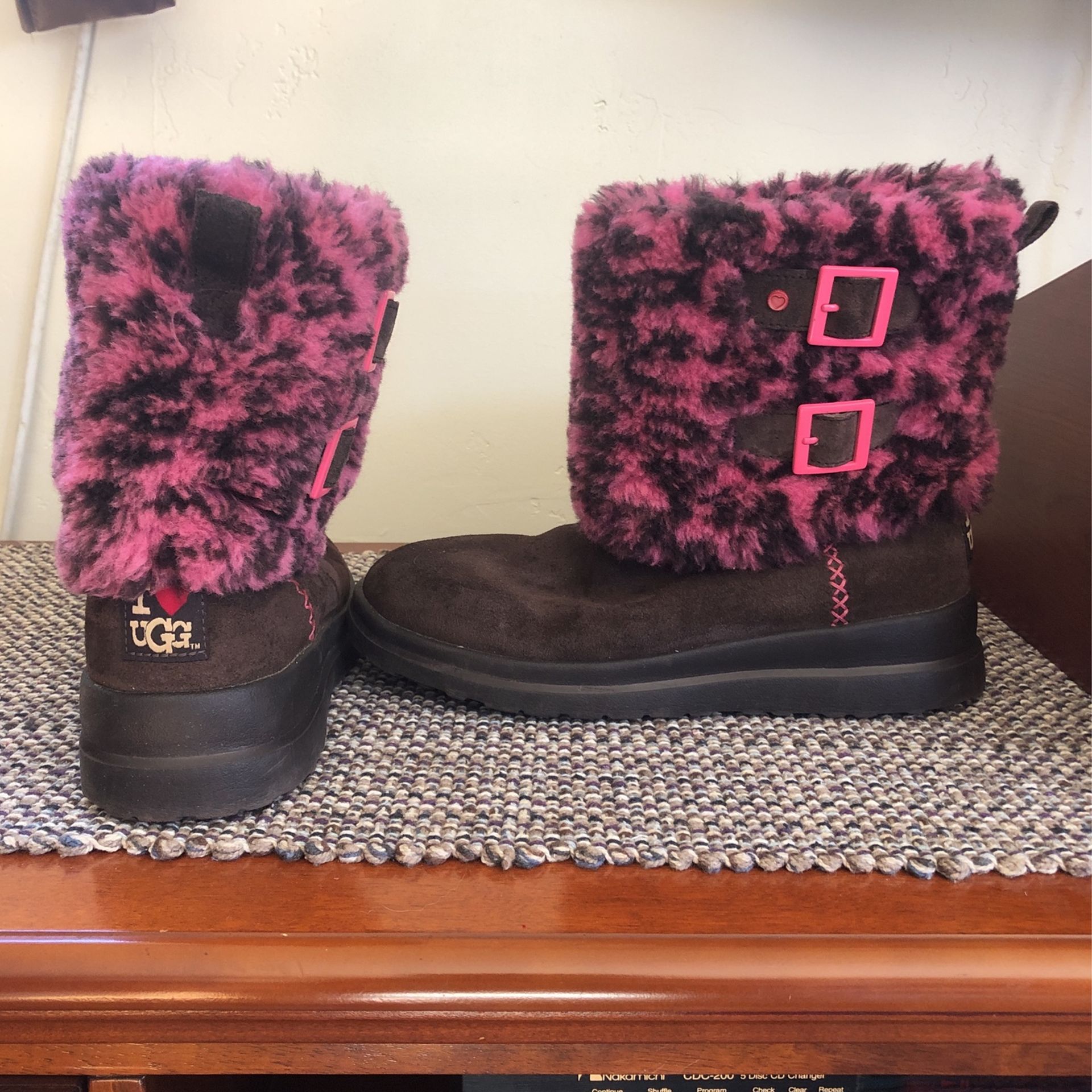Ugg Short Boots, Size 9, Brown And Pink