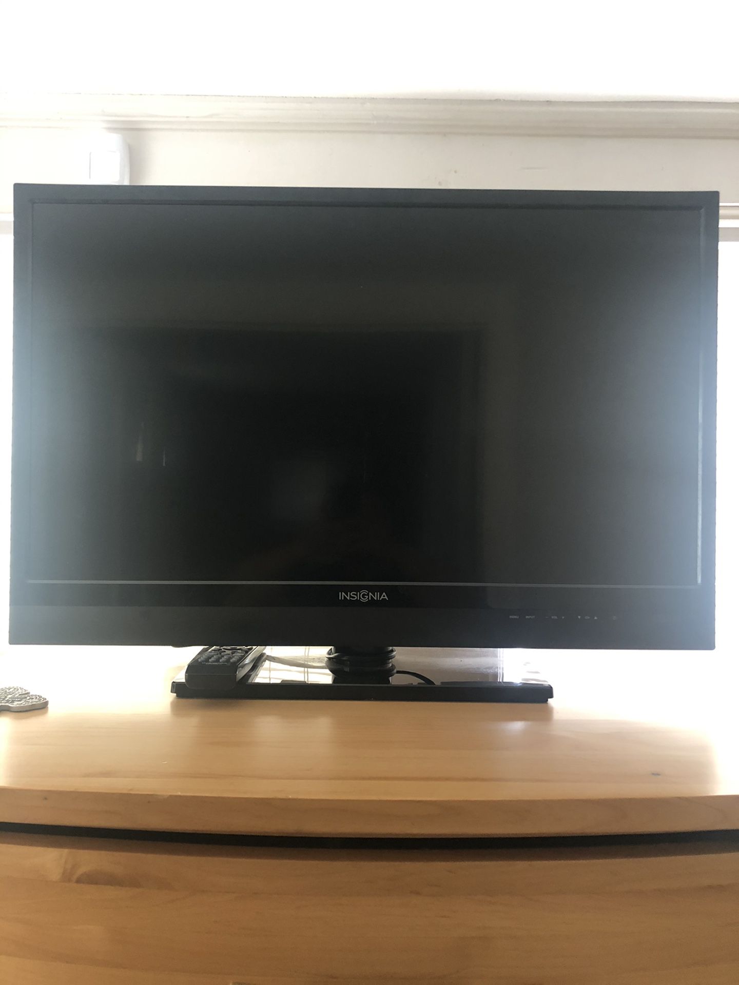 32 inch flat screen INSIGNA TV
