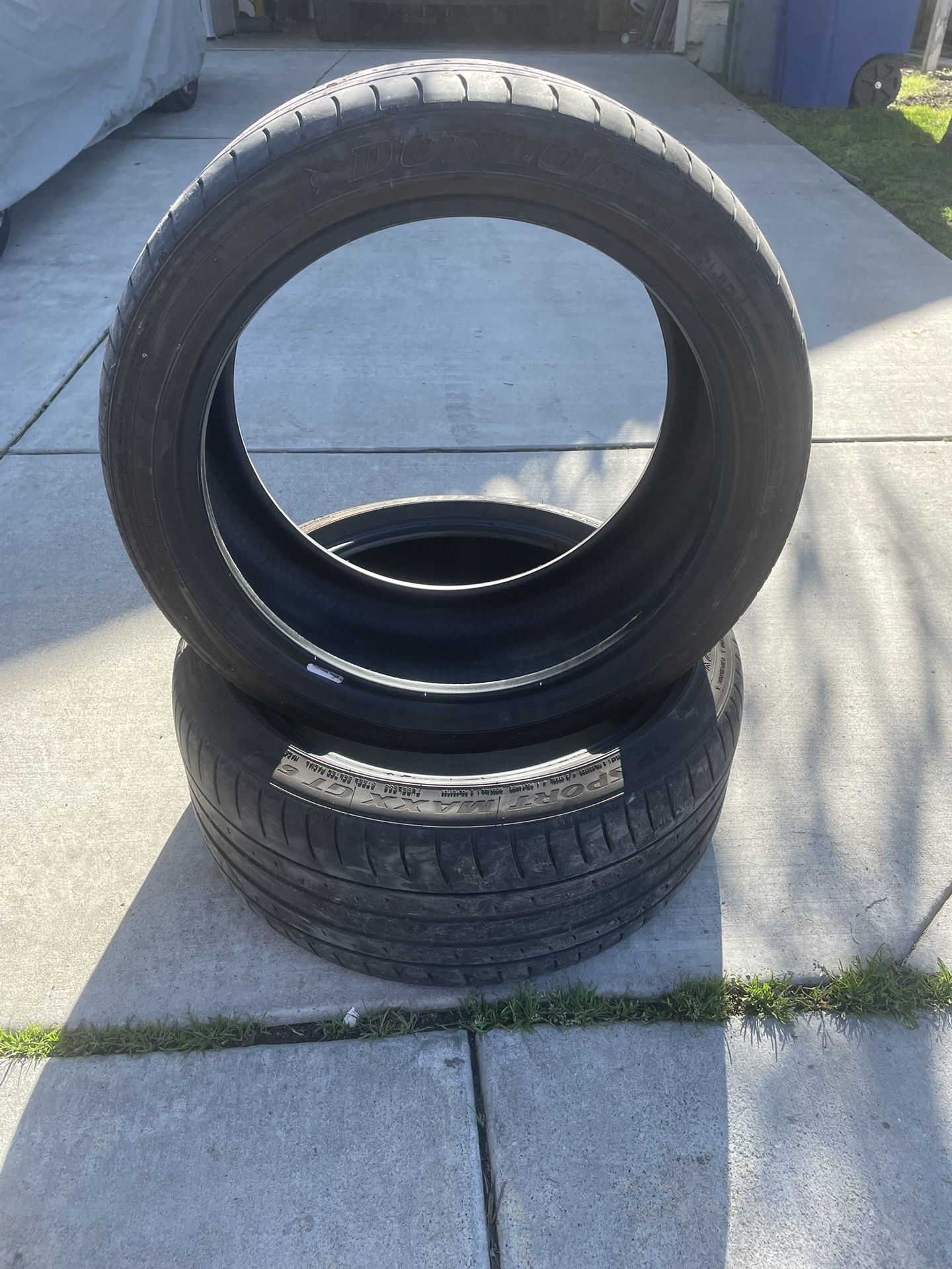 Tire 245/ 40R18