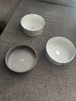 Removable bottom 10” cake pans