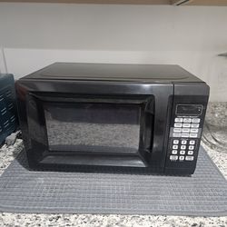 Hamilton Beach Small microwave oven