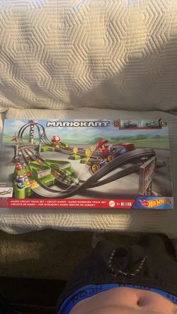 Mariokart hot wheels track setup