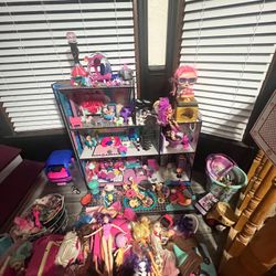 LOL Party Mansion And Huge LOL Doll Lot W Accessories & Party Bus W Lit Stage