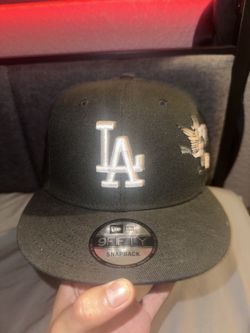 LA SnapBack fitted. Hardly wore just sits.