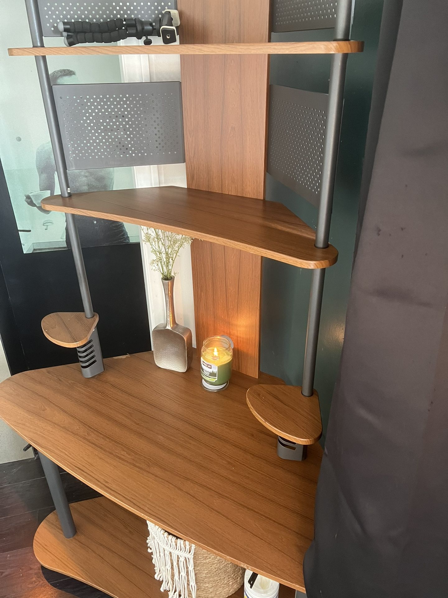 Modern Corner Desk/Display