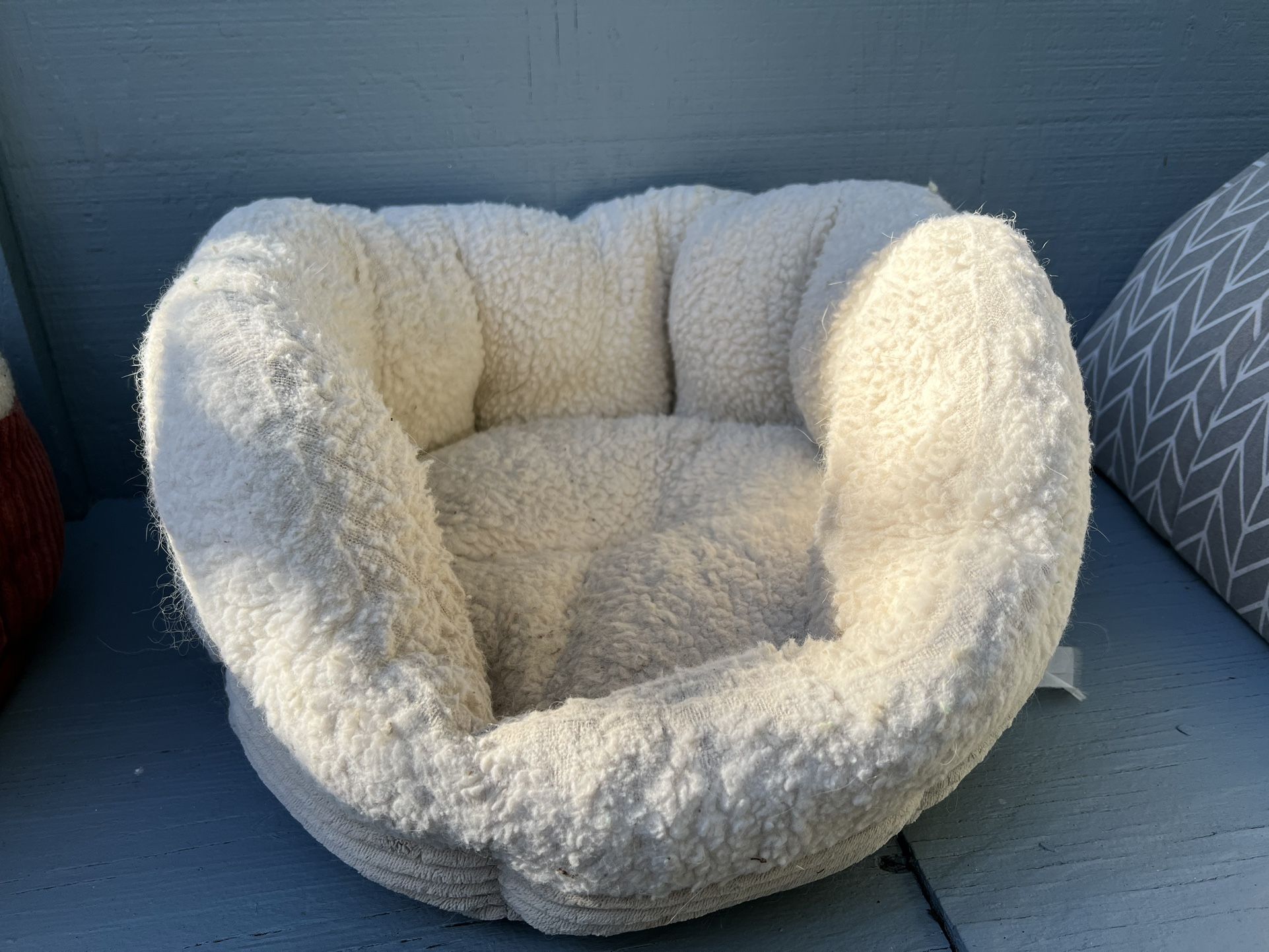 Cushy Pet Bed. 14” Diameter. Easily Washable.