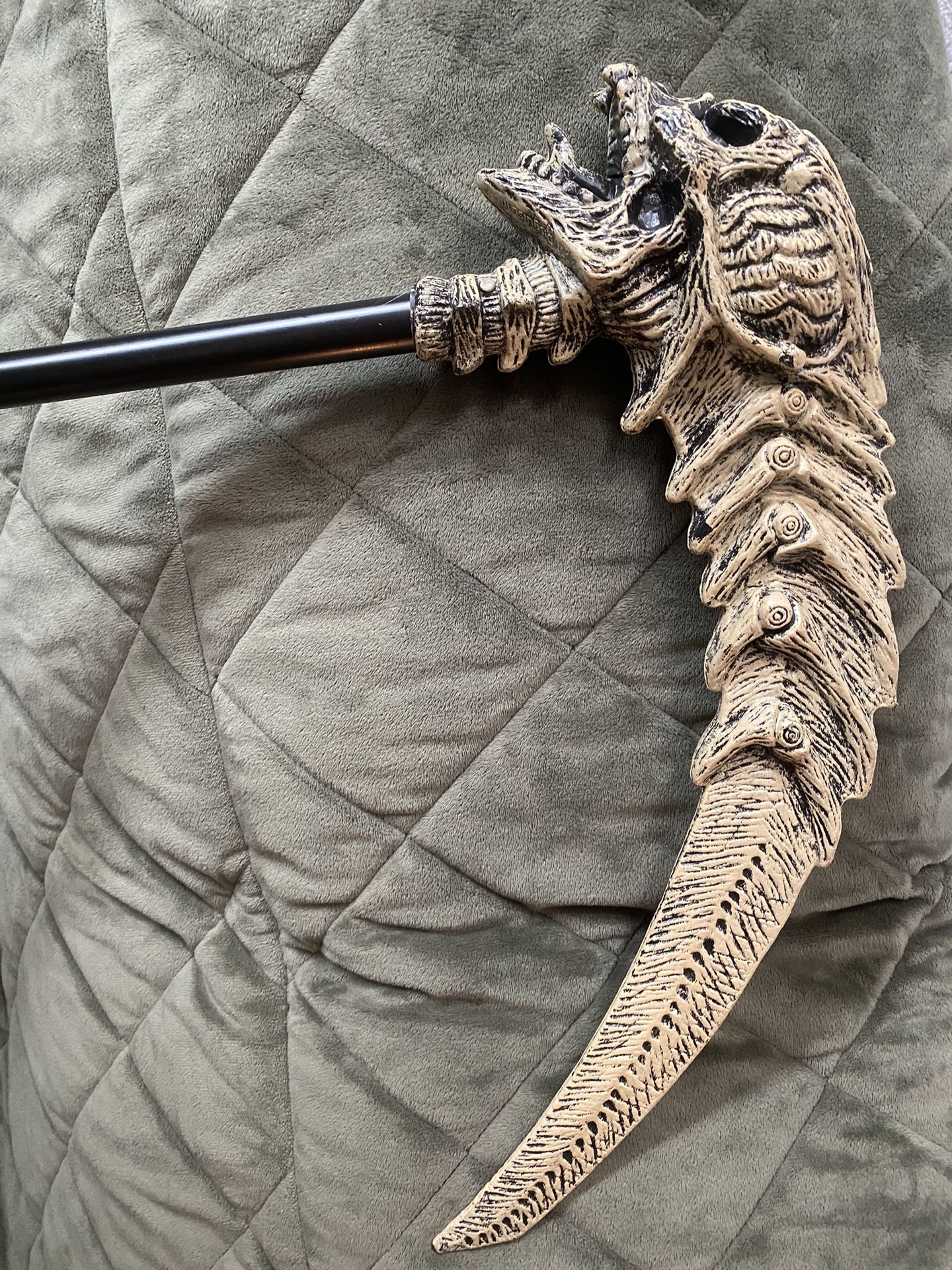 Screaming Skull Toy Sickle