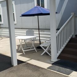 patio umbrella and stand like new 6/13/25 yakima