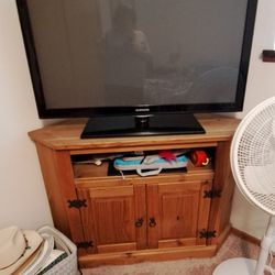 Corner TV Stand and Samsung television