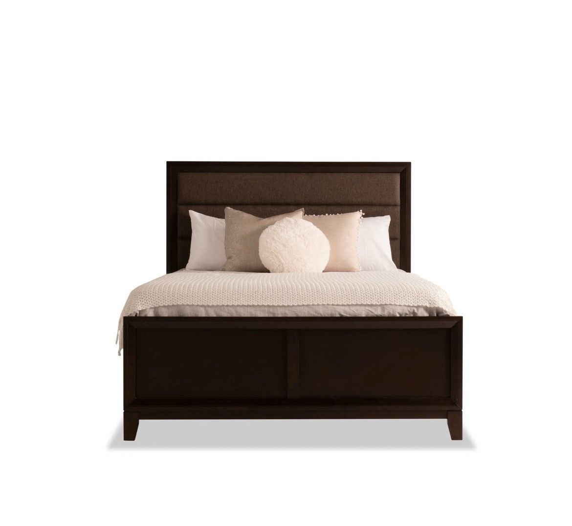 Queen bedframe