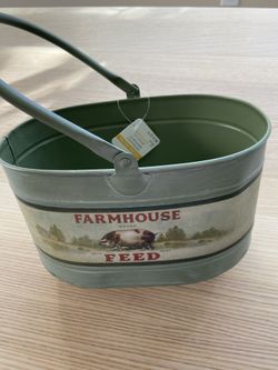 Farmhouse Feed Iron Basket 