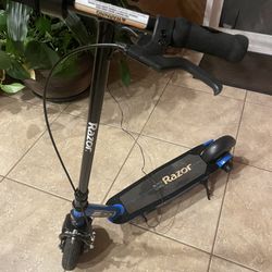 Used Razor Patinete Eléctrico Black Label de E100 