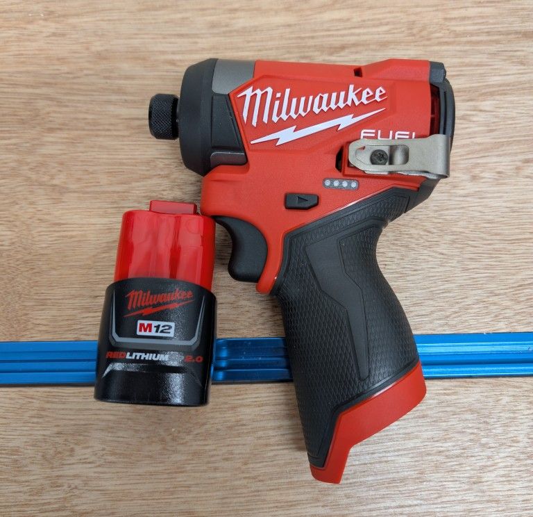 Milwaukee M12 Fuel 1/4" Impact Driver & 2AH Battery NEW