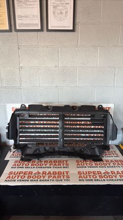 2023 Colorado Canyon Shutter OEM 2026