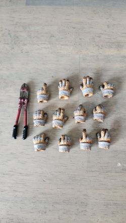 Mezco one:12 union Gomez 12 hands & hoodz vapor cutting tool