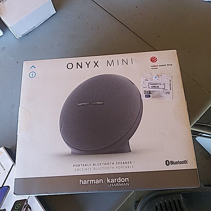 Onyx mini Bluetooth speaker Harman/kardon
