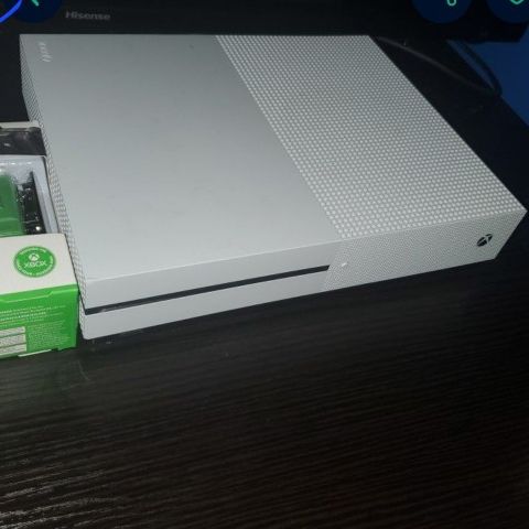 Xbox one S For Sale selling fast! Comes with controllers that has drift x2 + 1 battery pack