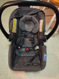 Used infant car seat for sale in good condition