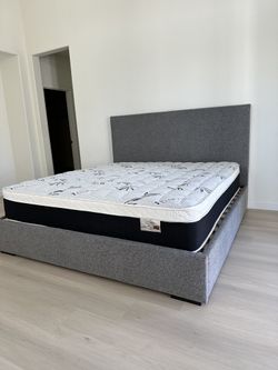King Size Mattress Pillow Top 12" Thick.    All Sizes Available.   Delivery Available.    Brand New Mattress 