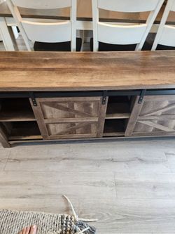Tv stand