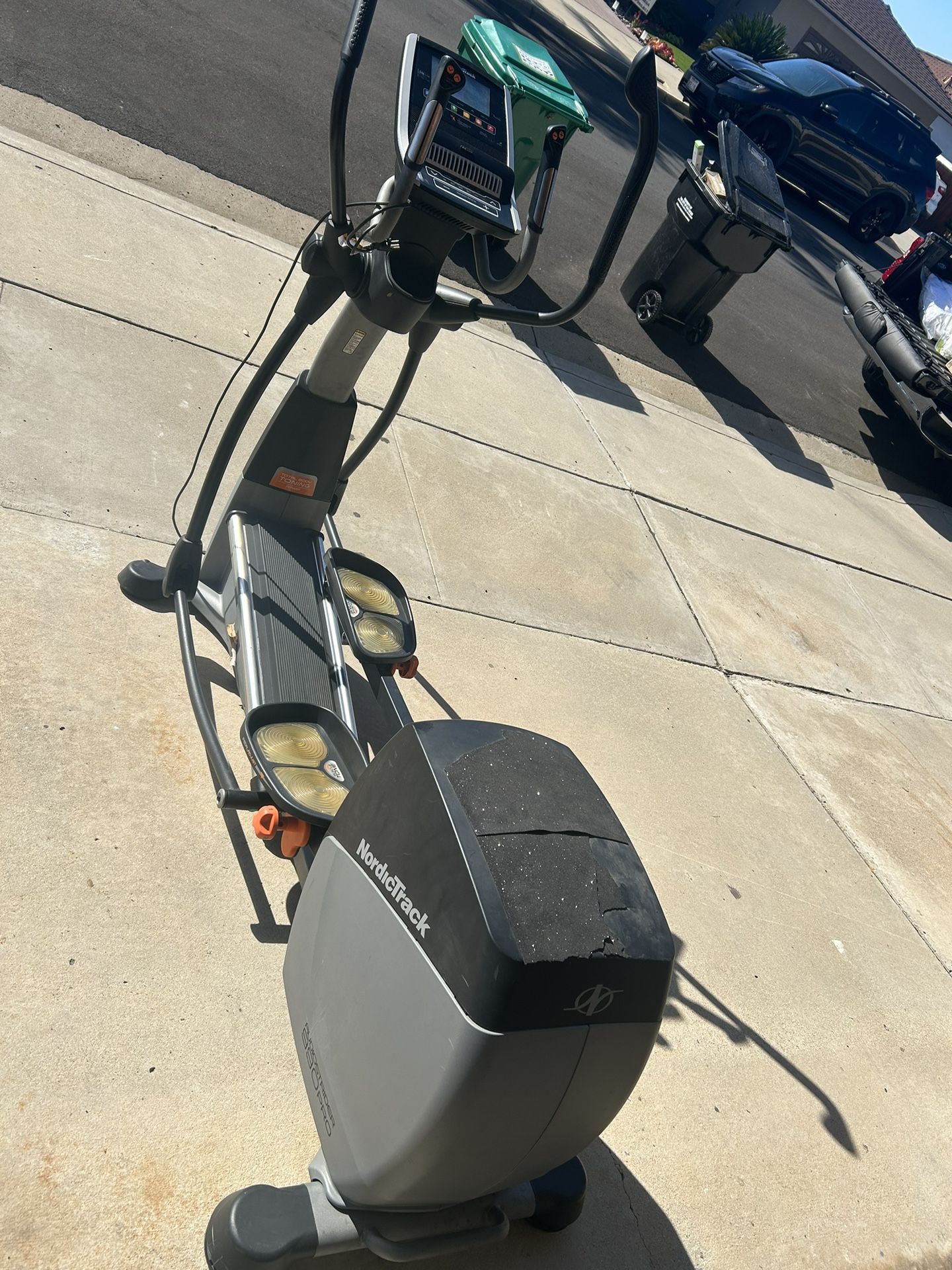 Elliptical Nordic track 990 pro for Sale in San Diego, CA OfferUp