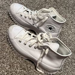 Women’s Converse Size 7.5