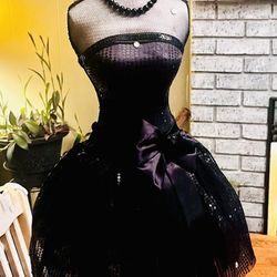 Eloquent Sequin Stand 