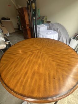Large Solid Wood Round Dining Table – Pedestal Base – 60”