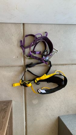 Rock climbing harnesses (pair)