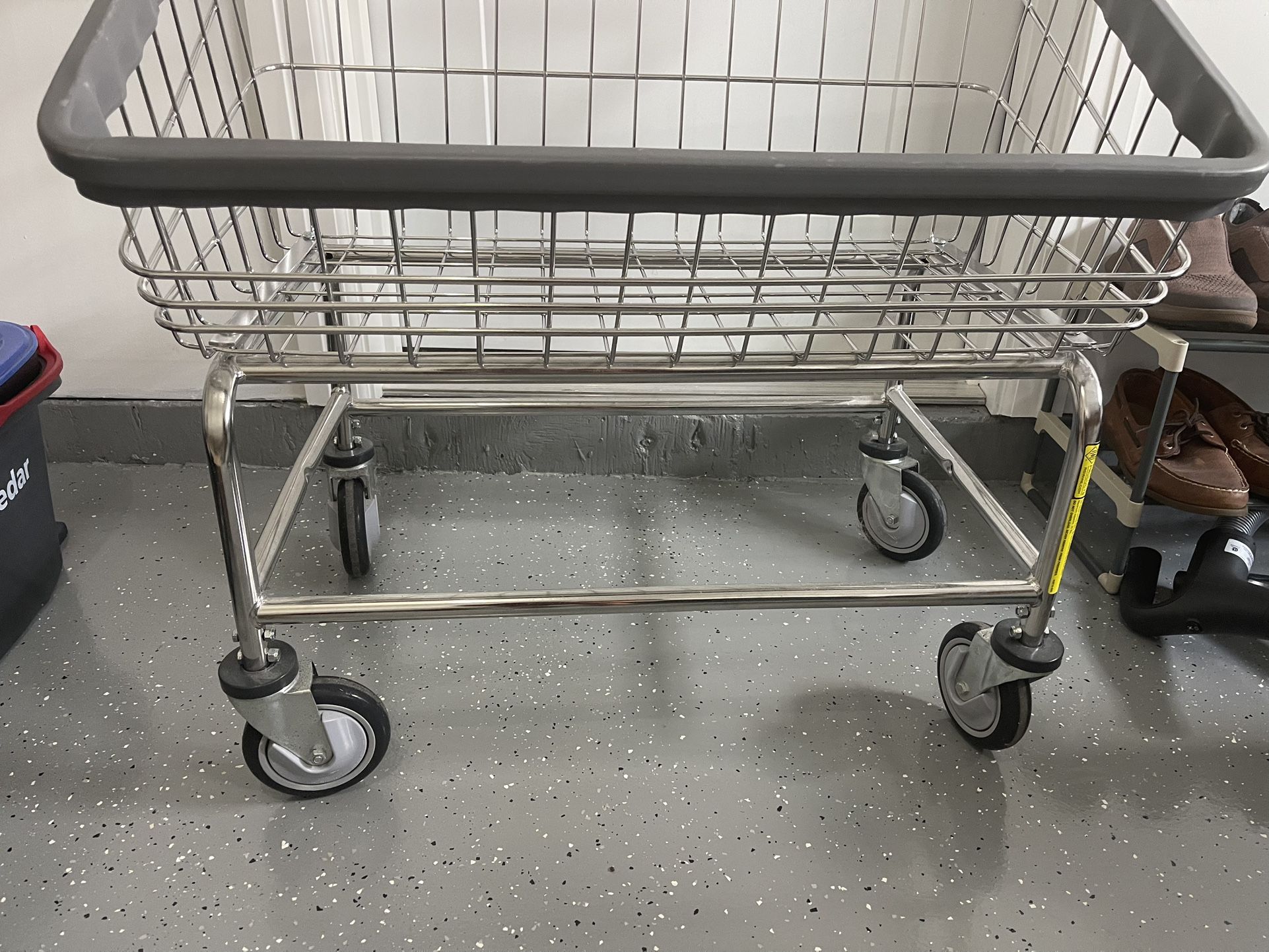 Heavy Duty Laundry Cart