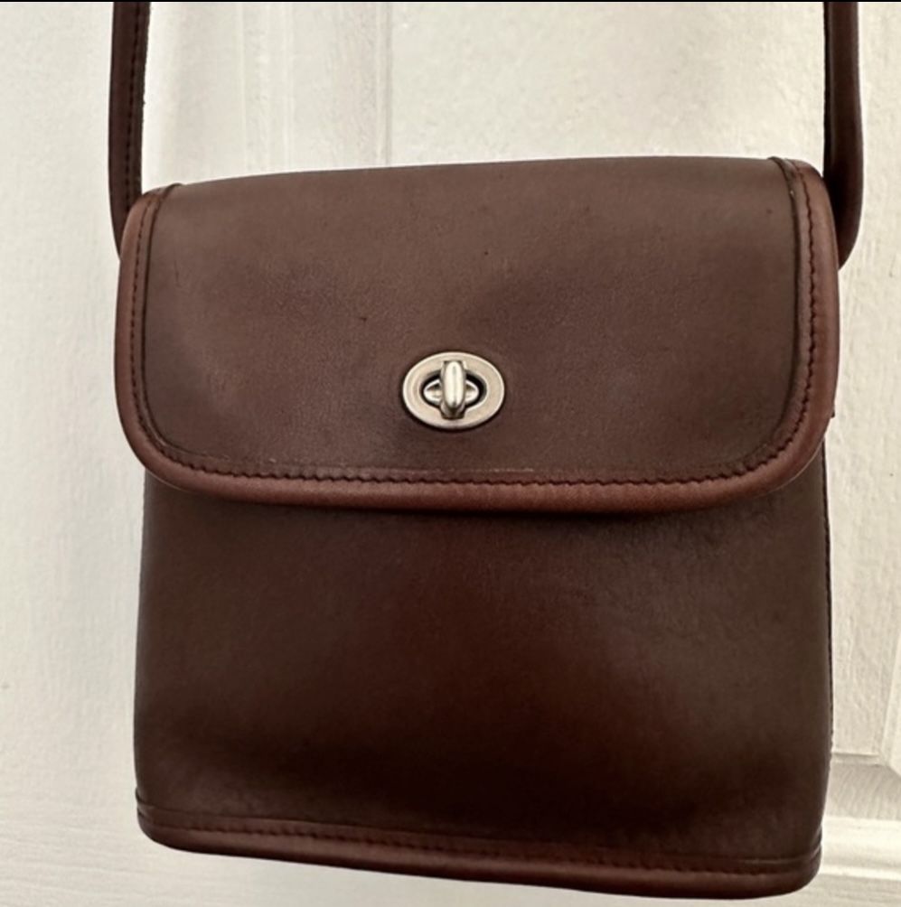 Vintage Coach 9049 Brown Tango Crossbody in Good Used Condition