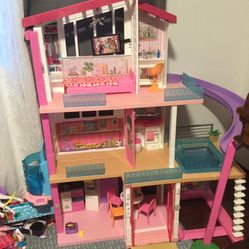Barbie Dream House 