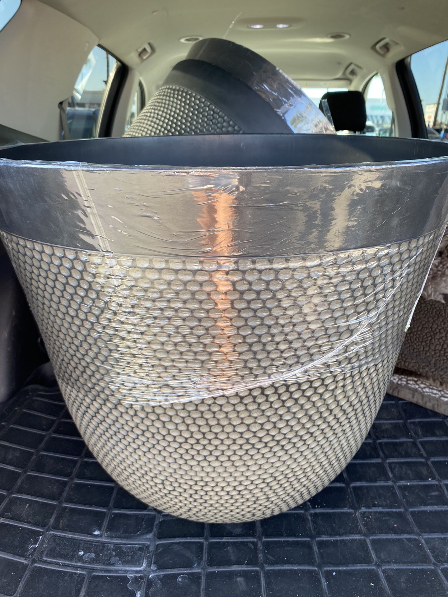 Extra LARGE Flower Pot Brand New