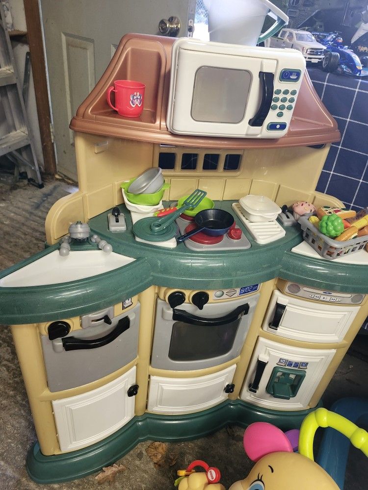 American Plastic Toys Deluxe Custom Kitchen