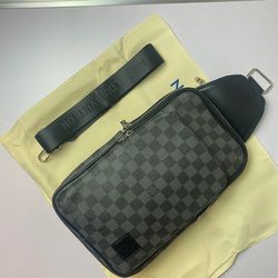 Louis Vuitton Sling bag 165$